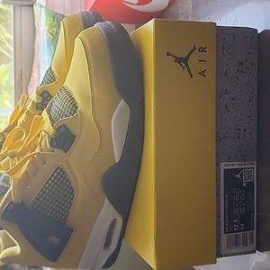 Air Jordan 4 Retro Size 12.5 Yellow